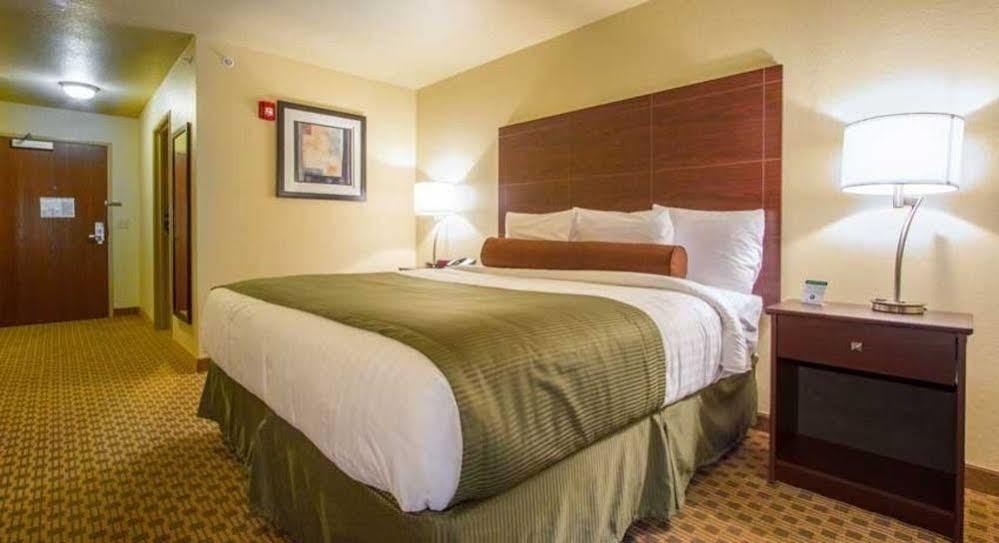 Cobblestone Inn & Suites - Corry Eksteriør bilde