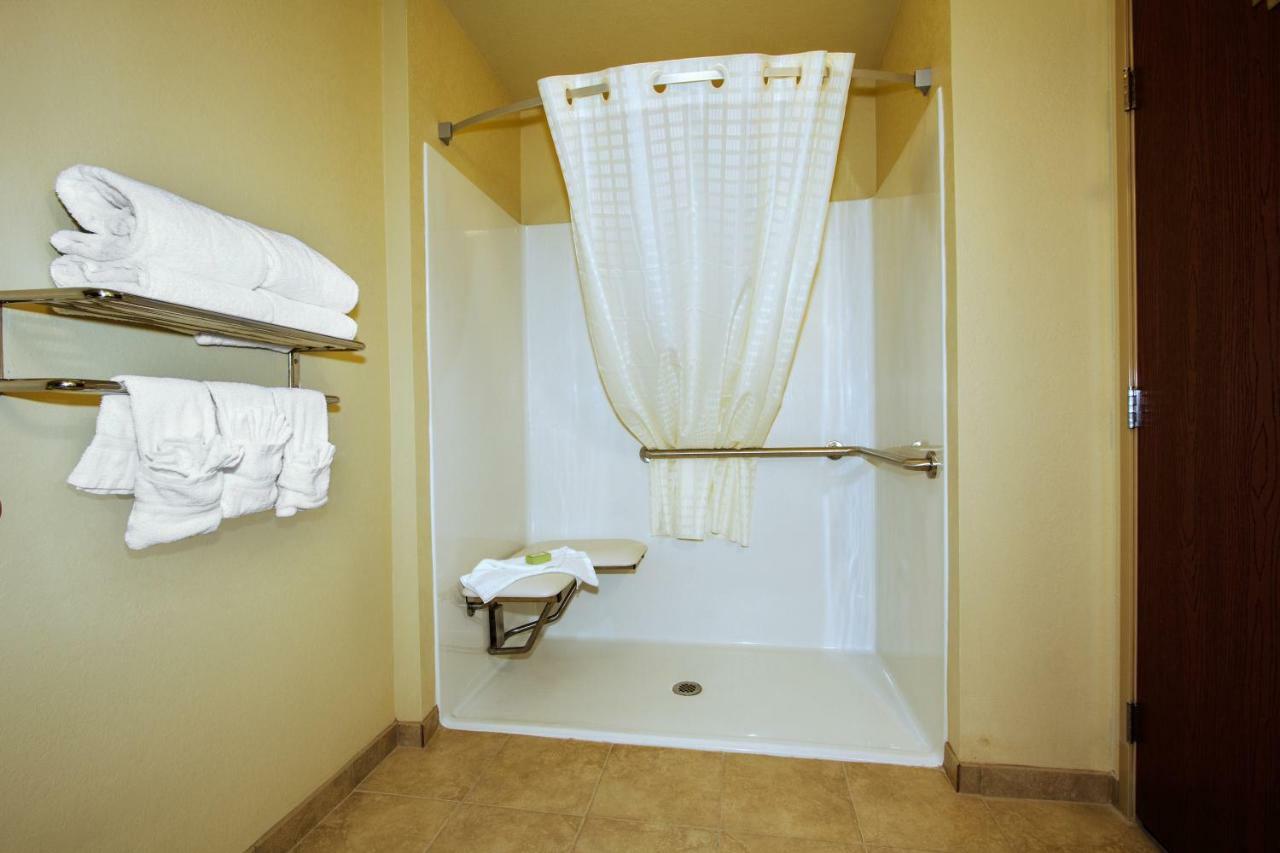 Cobblestone Inn & Suites - Corry Eksteriør bilde